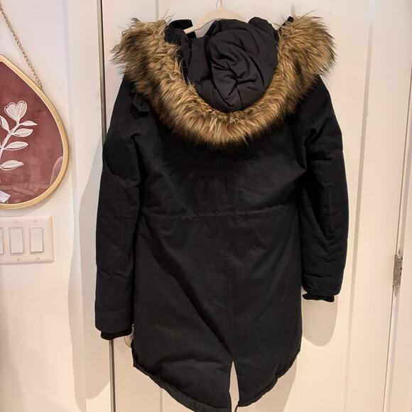Aritzia parka with Fur Trim - Picture 4 of 10